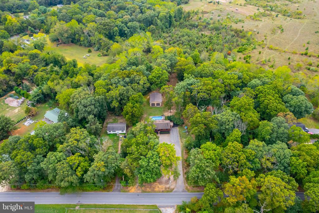 18 Dubois Rd