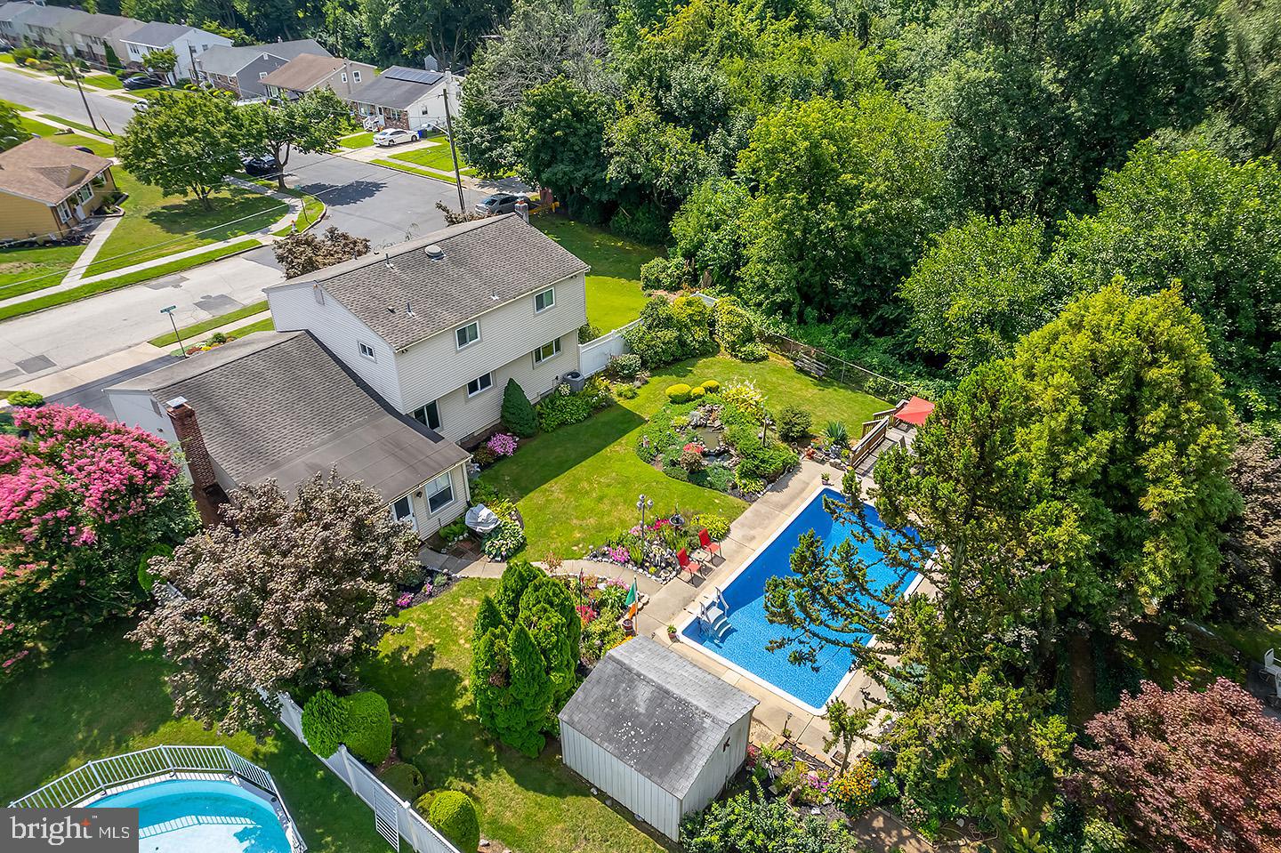 445 WALNUT AVENUE