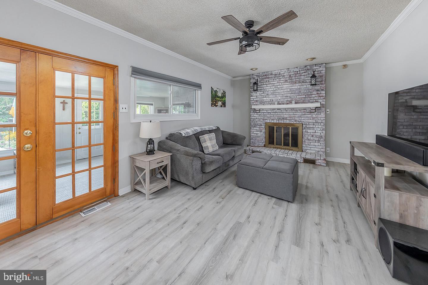 445 WALNUT AVENUE