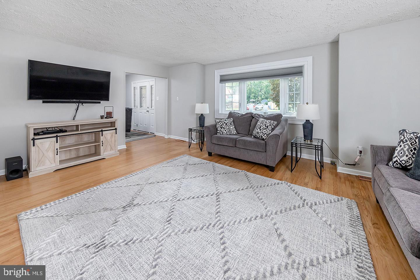 445 WALNUT AVENUE