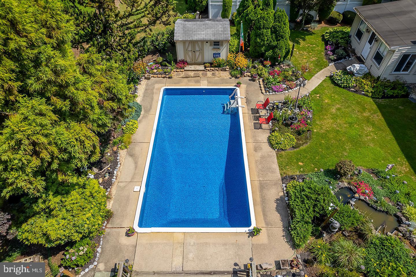 445 WALNUT AVENUE