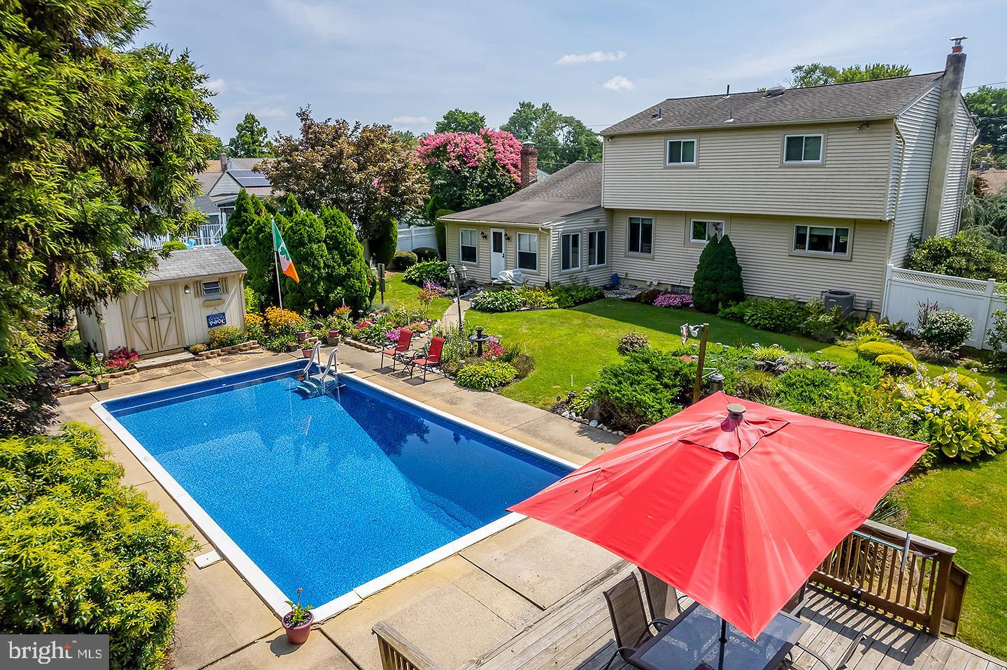 445 WALNUT AVENUE