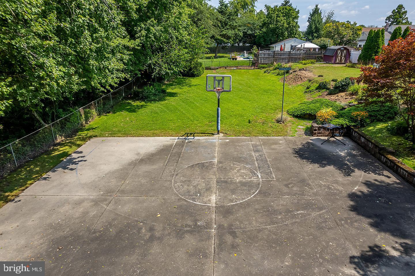 445 WALNUT AVENUE