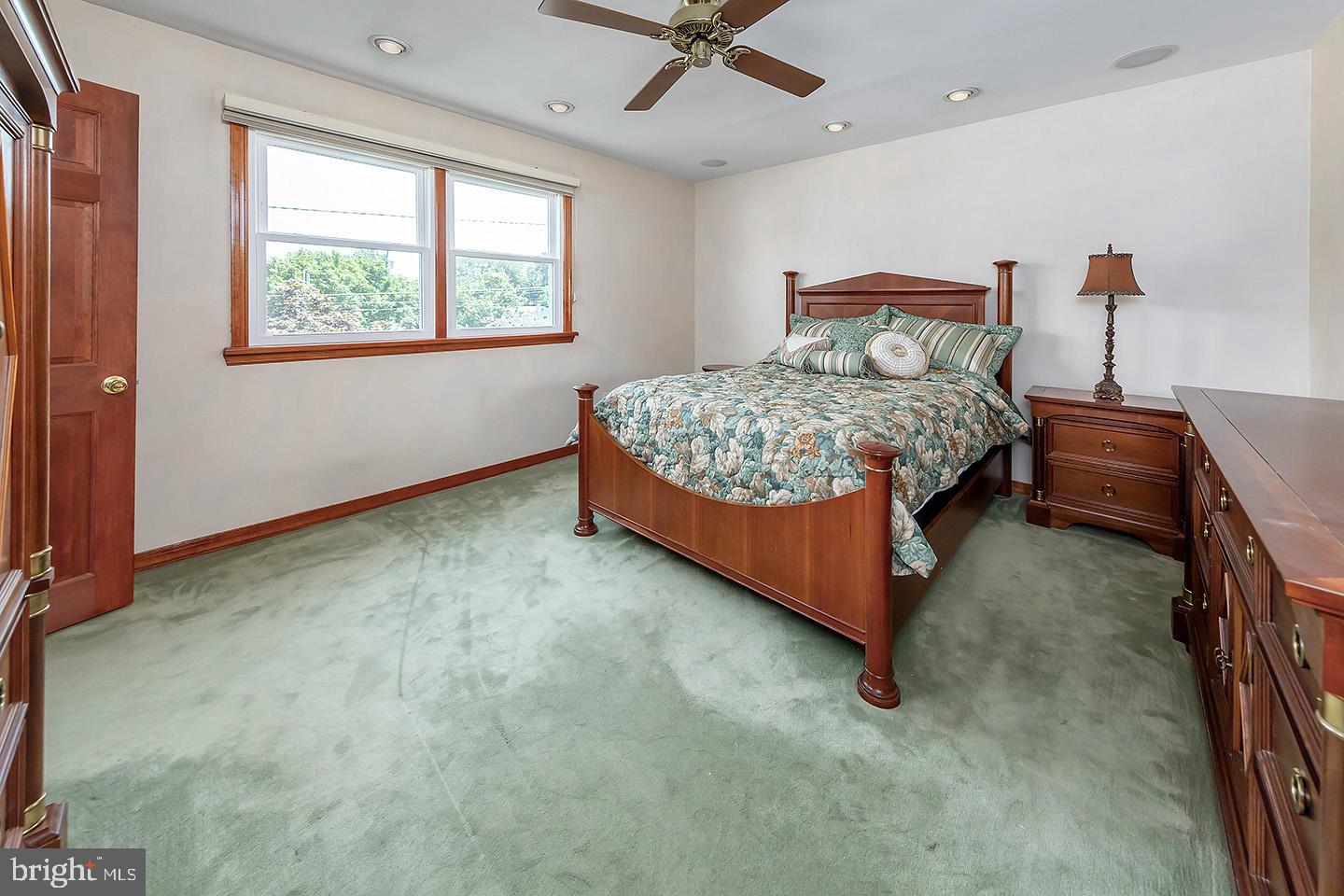 445 WALNUT AVENUE