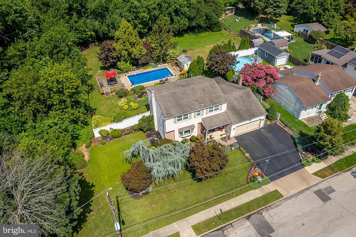 445 WALNUT AVENUE