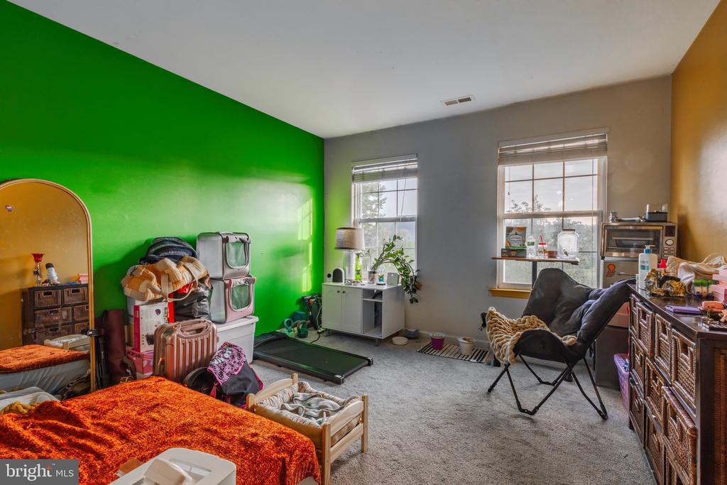 27 Beaver Dam Dr