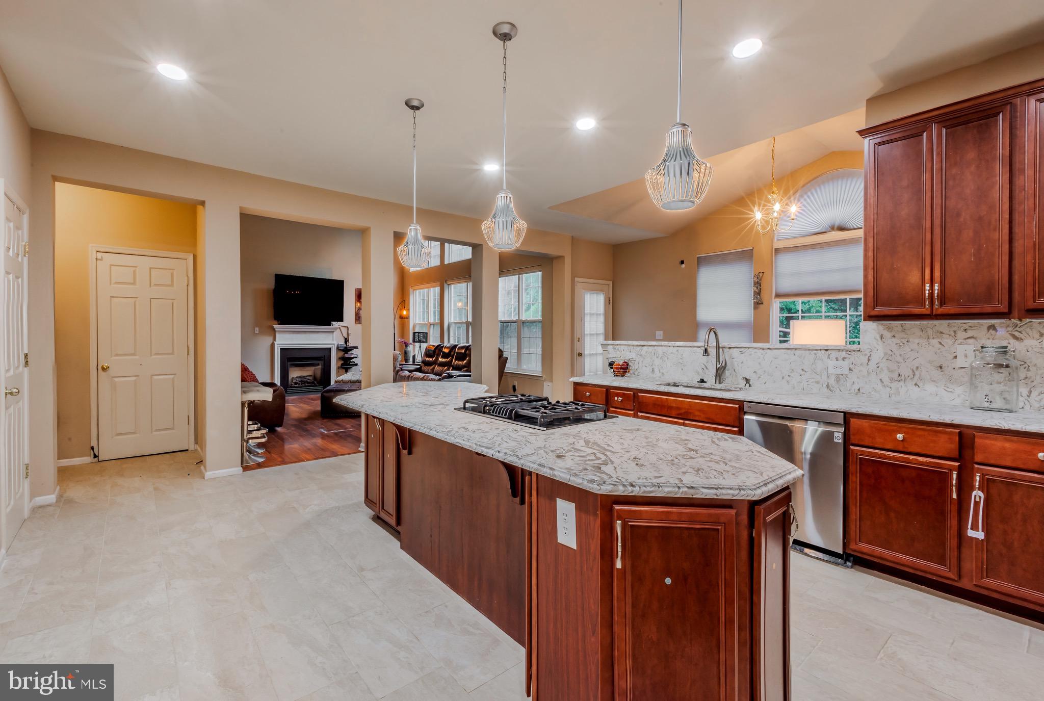 27 Beaver Dam Dr