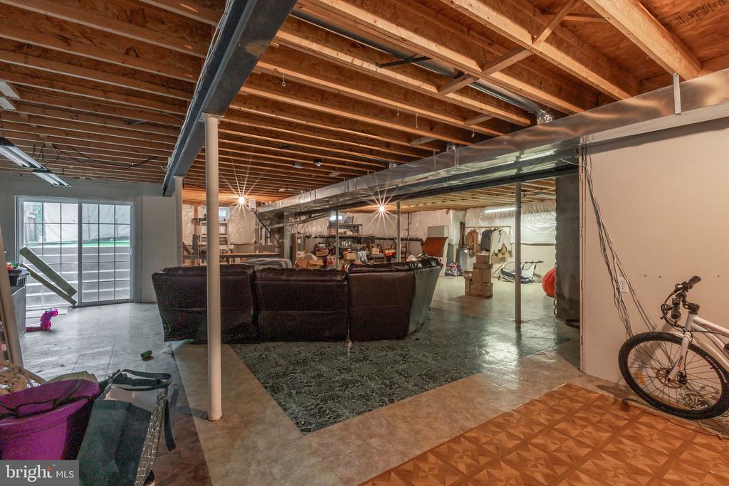 27 Beaver Dam Dr
