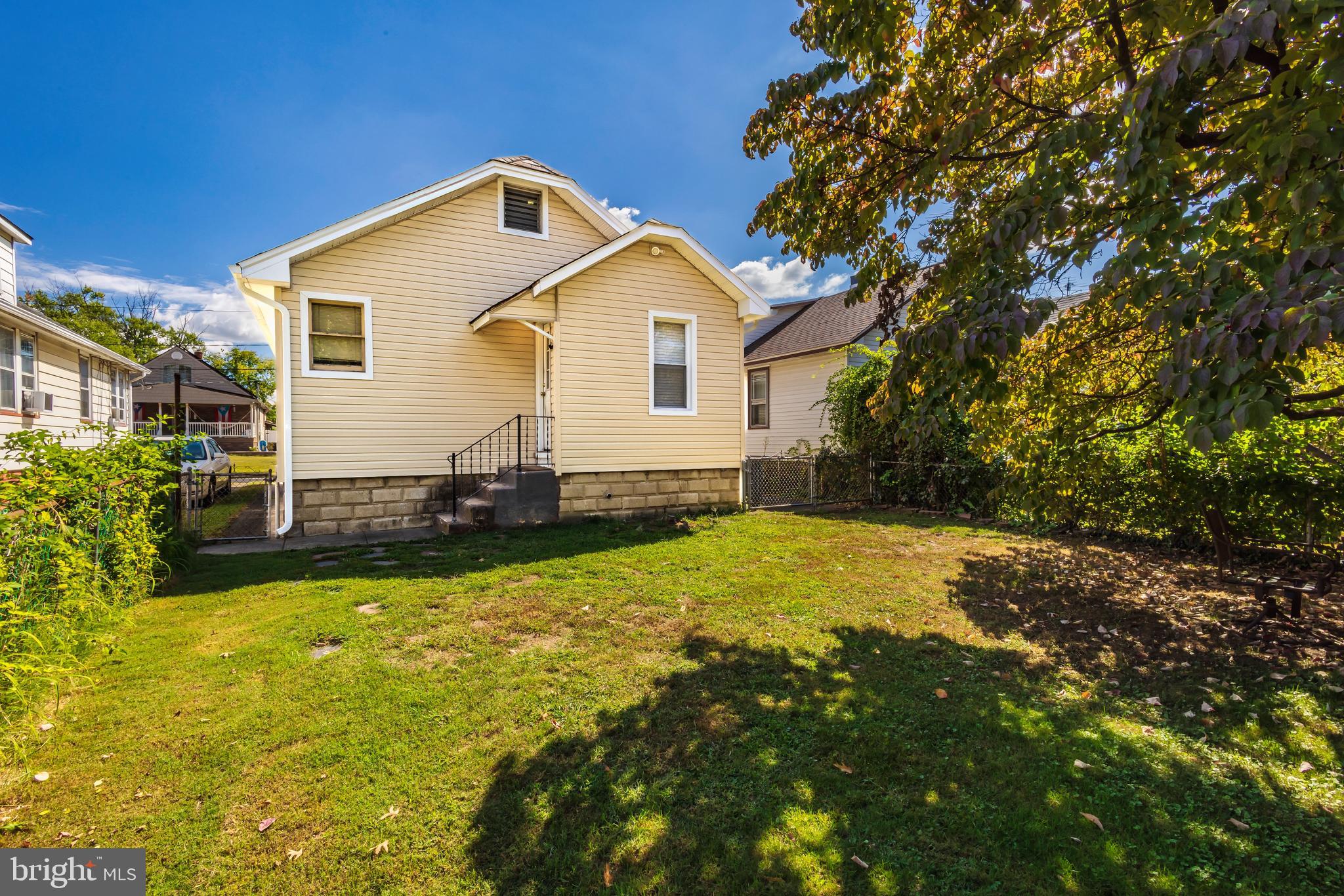 42 Oxford Ave