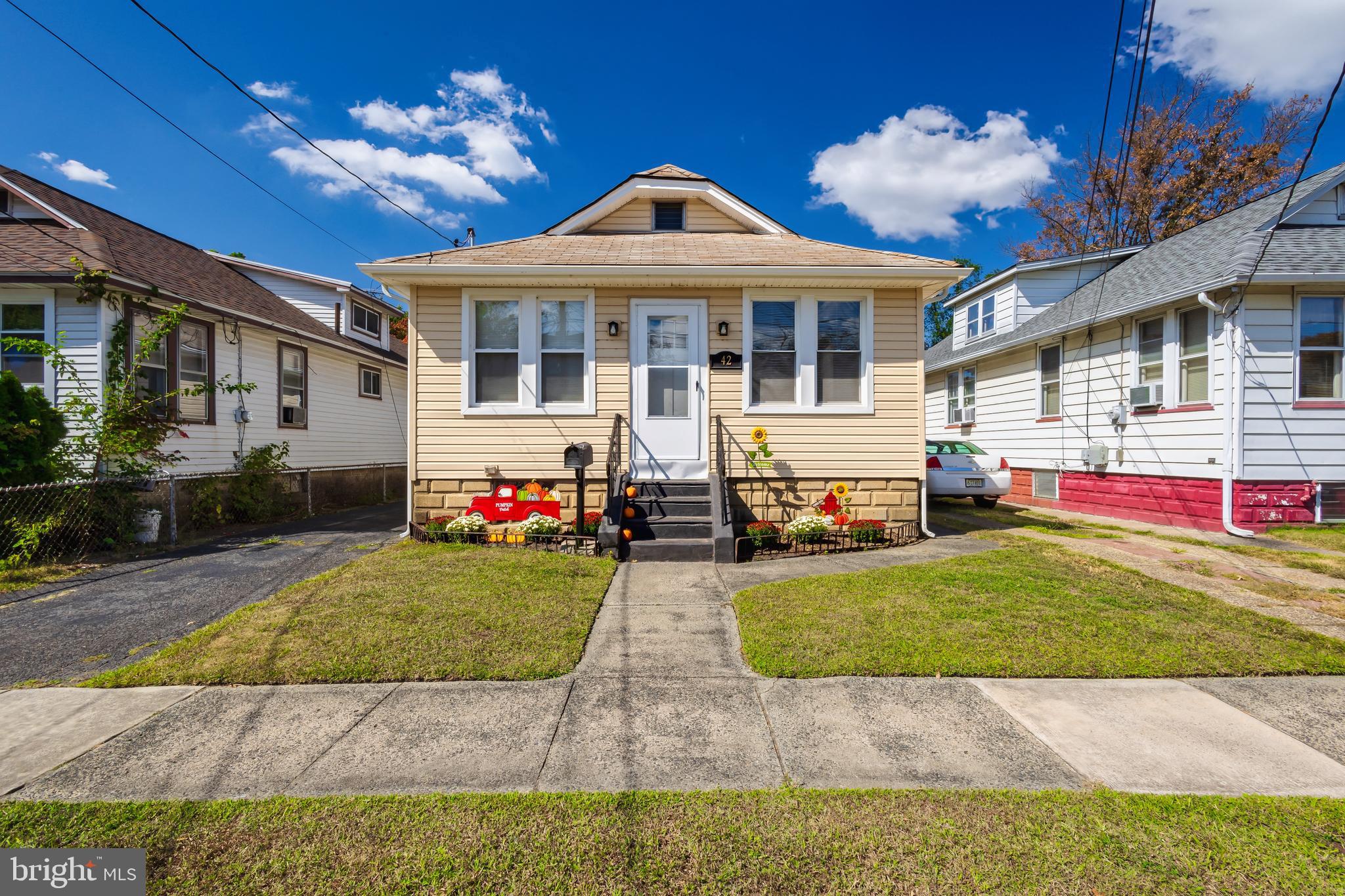 42 Oxford Ave