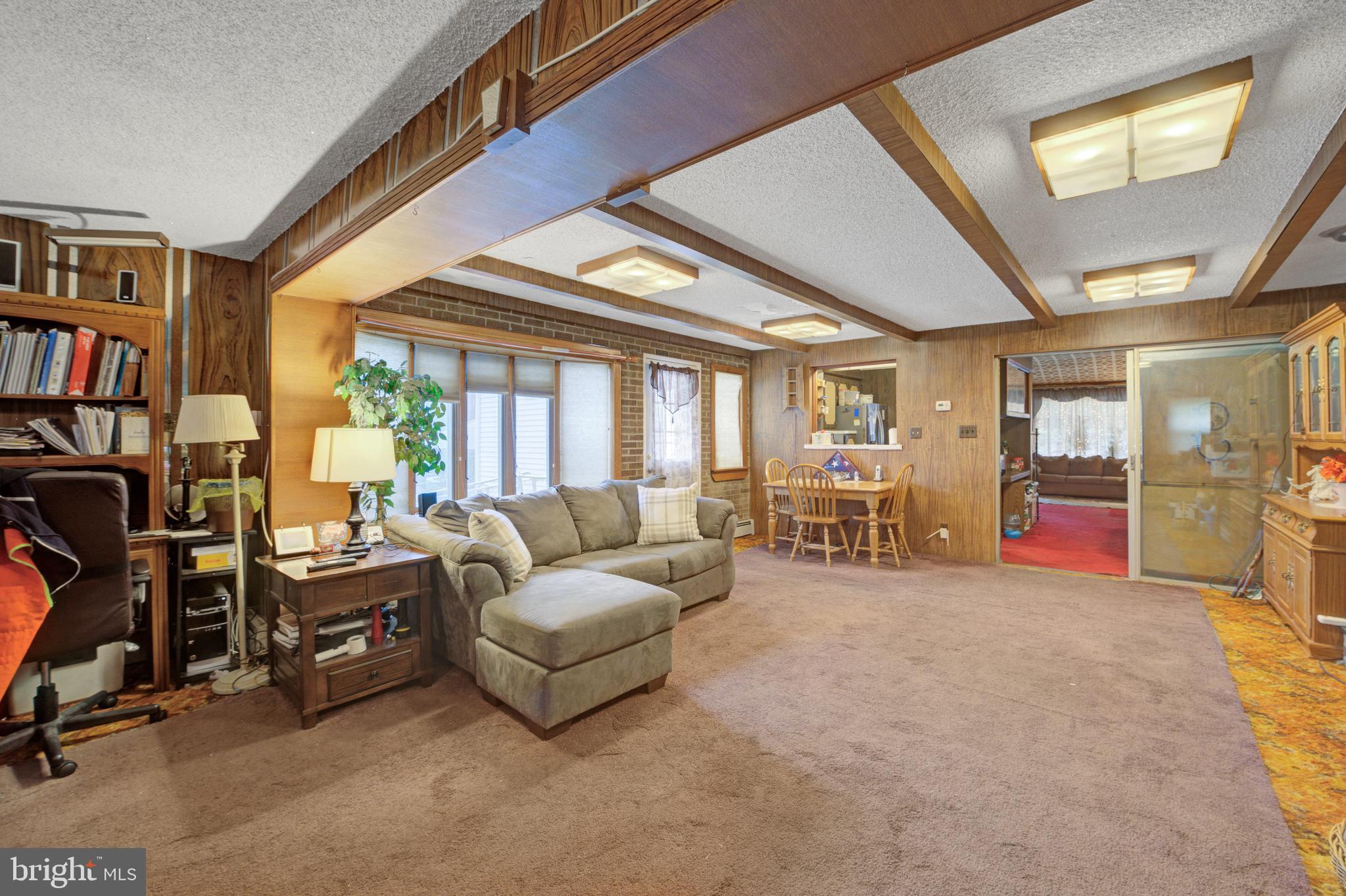 366 MAPLE AVENUE