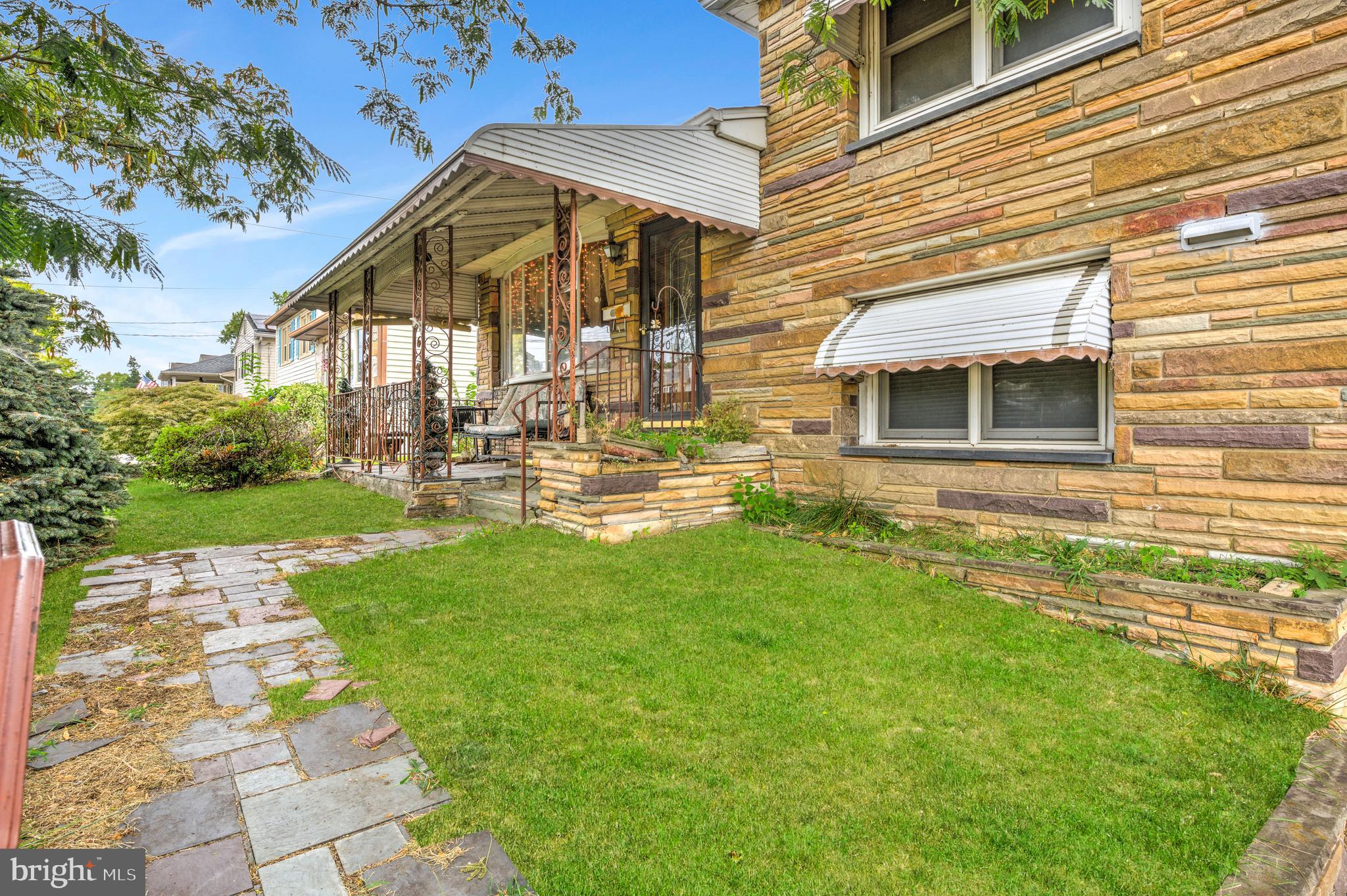 366 MAPLE AVENUE