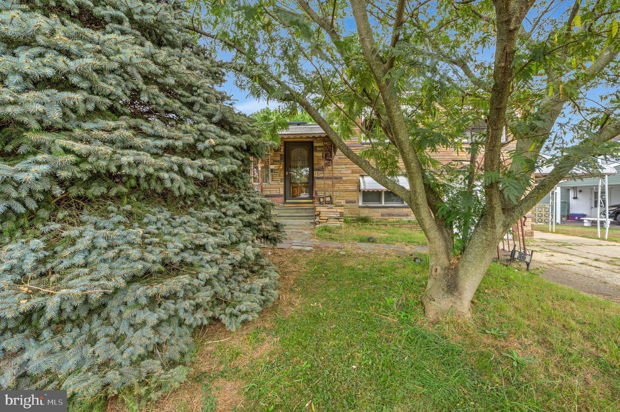 366 MAPLE AVENUE