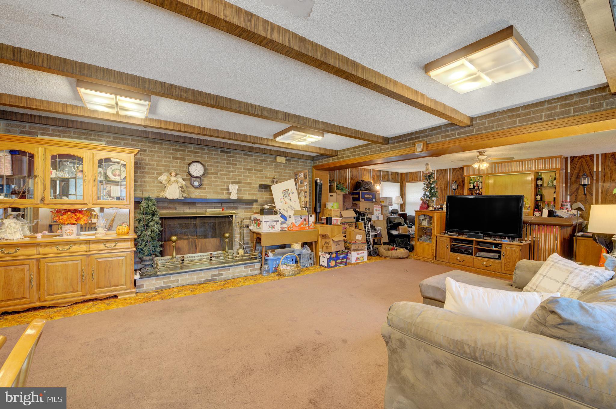 366 MAPLE AVENUE