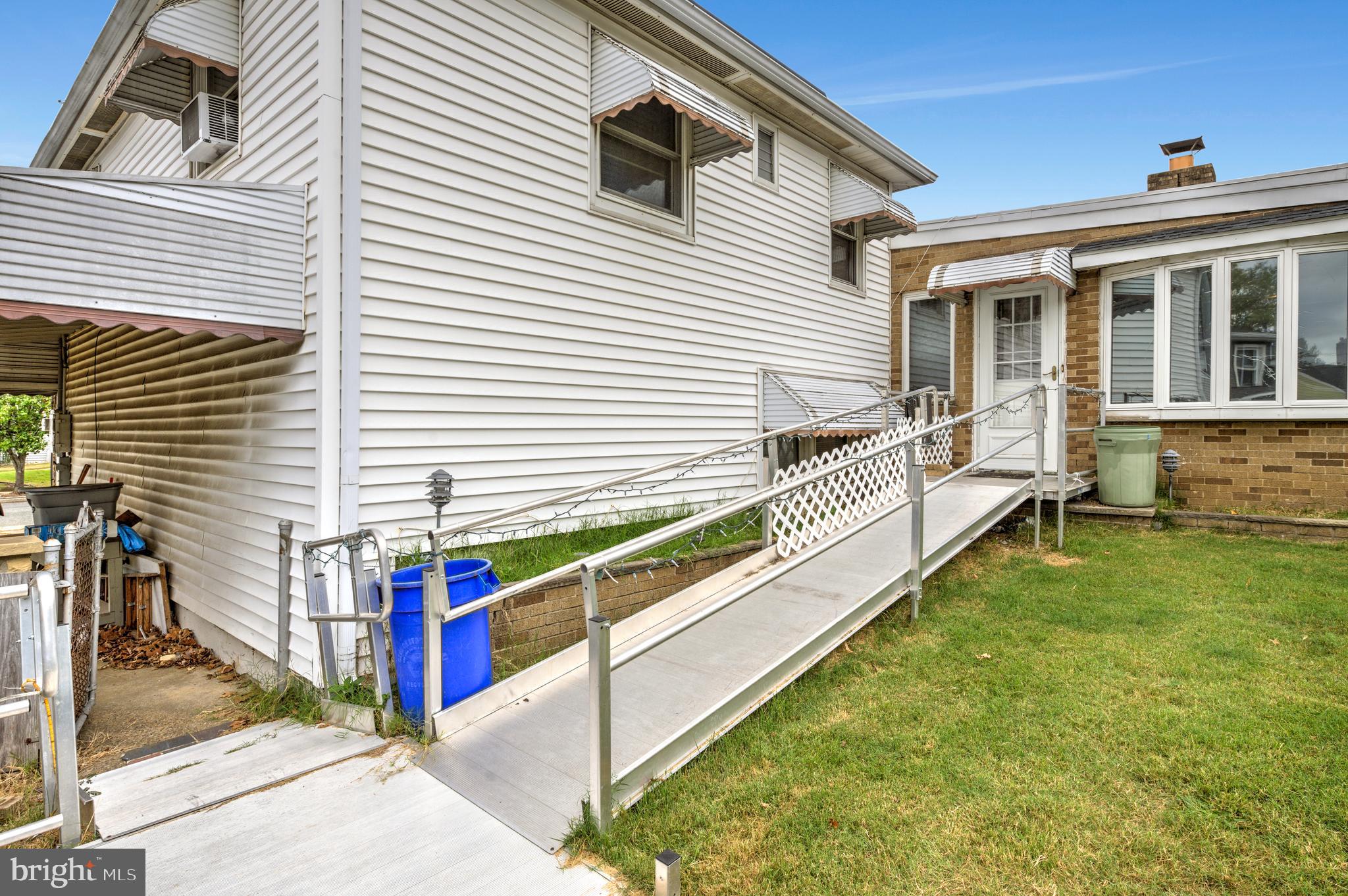 366 MAPLE AVENUE