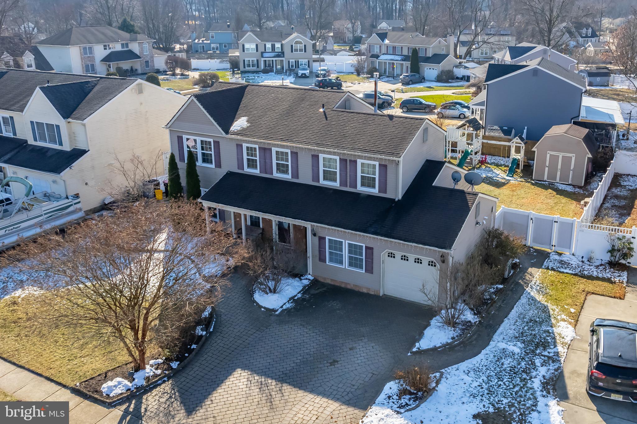 11 Glamis Rd