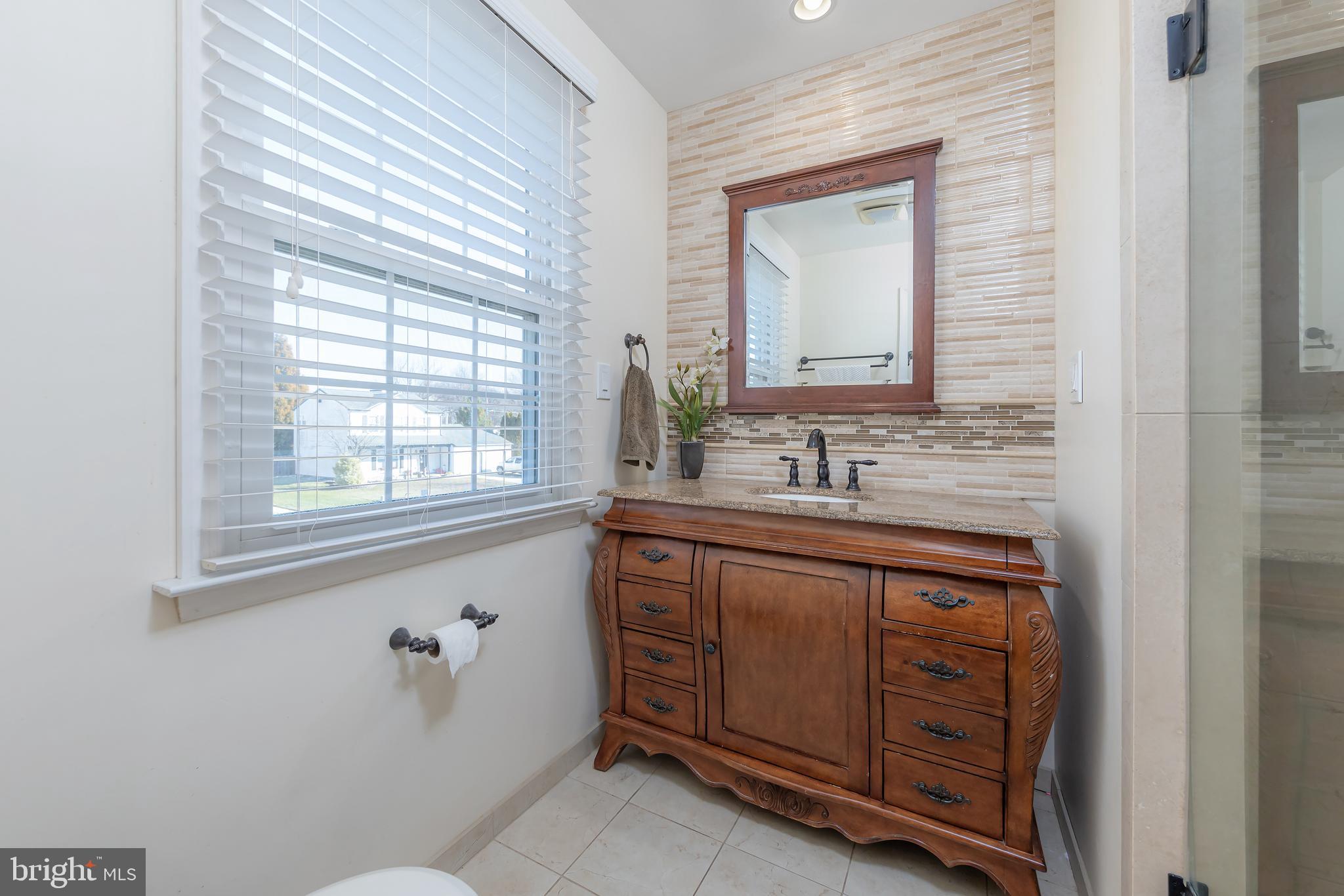 11 Glamis Rd