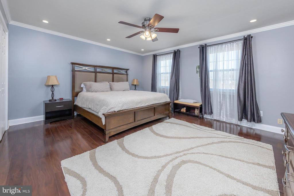 11 Glamis Rd