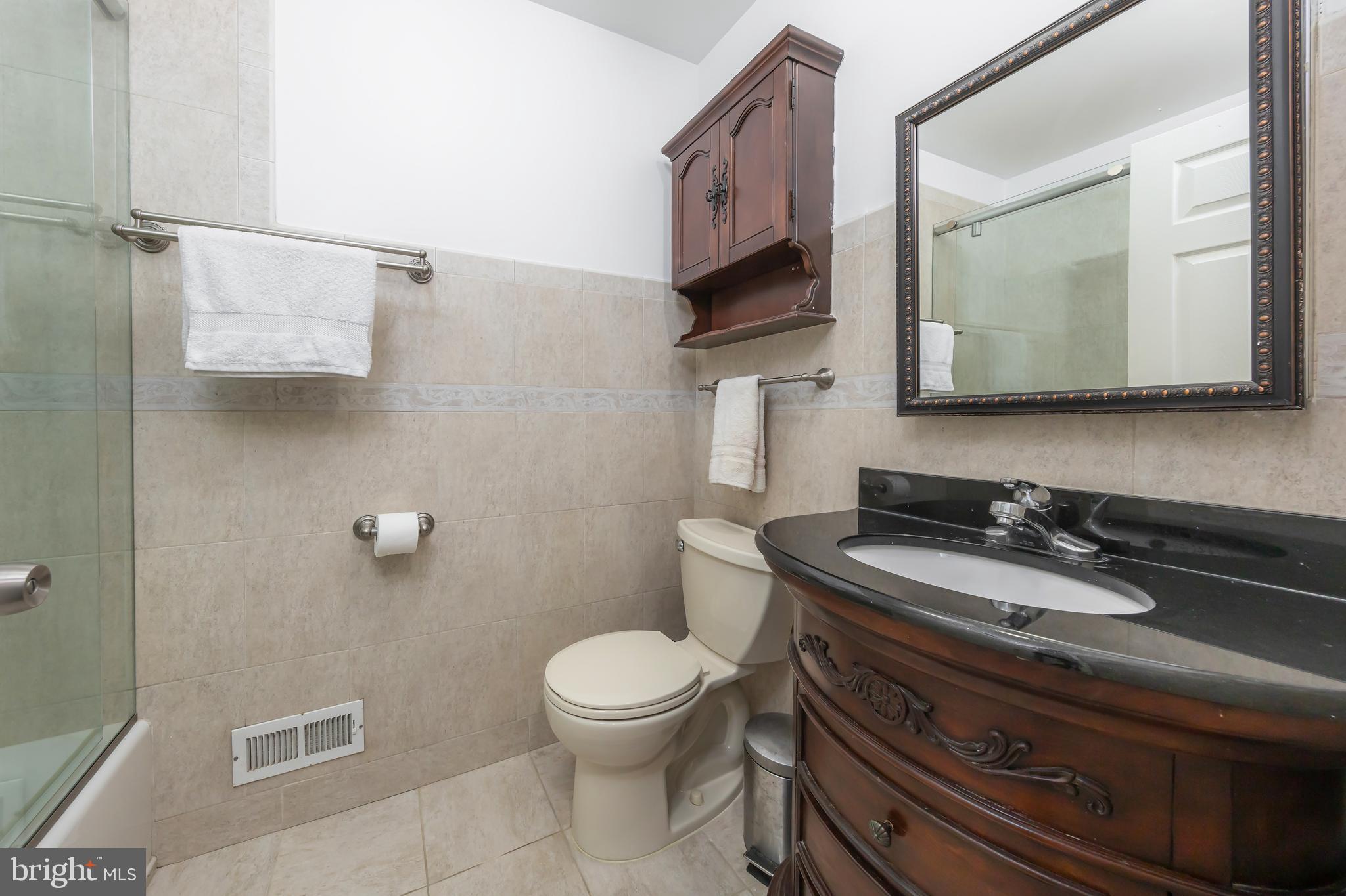 11 Glamis Rd