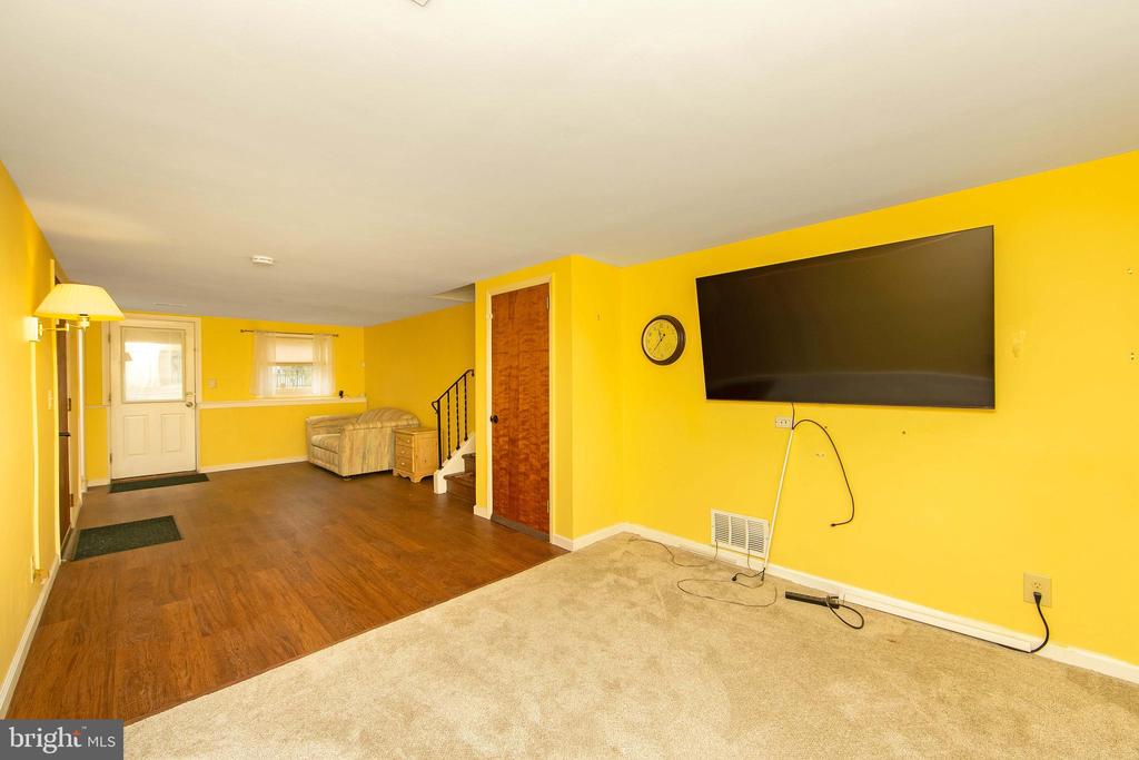 303 N Woodstock Dr