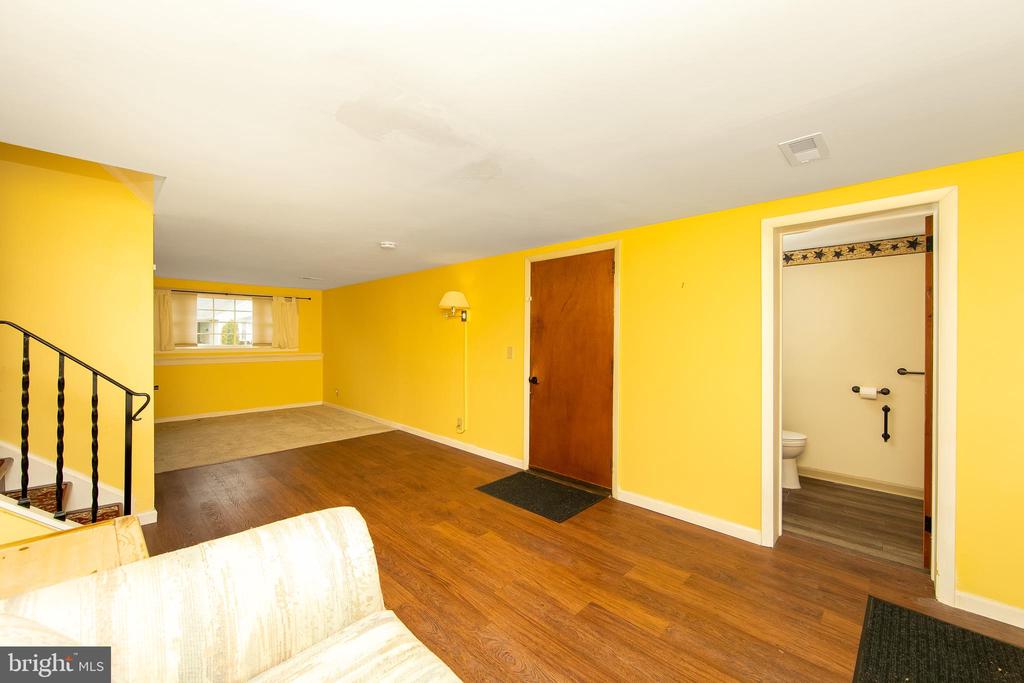 303 N Woodstock Dr