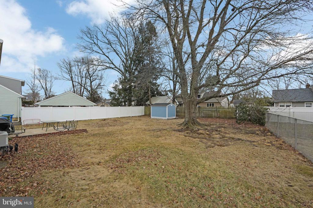303 N Woodstock Dr