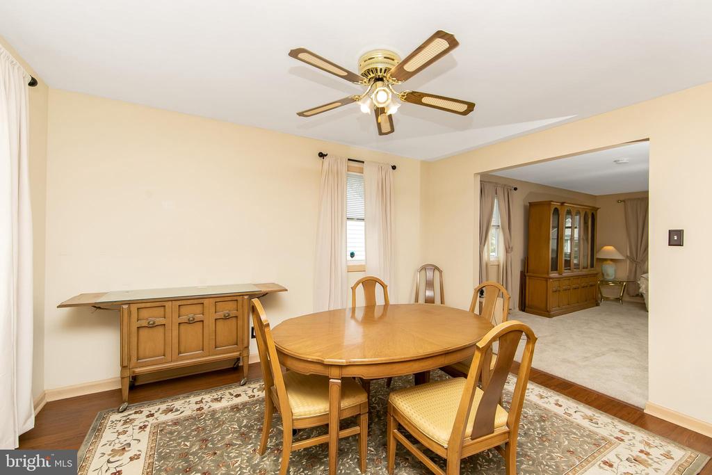 303 N Woodstock Dr