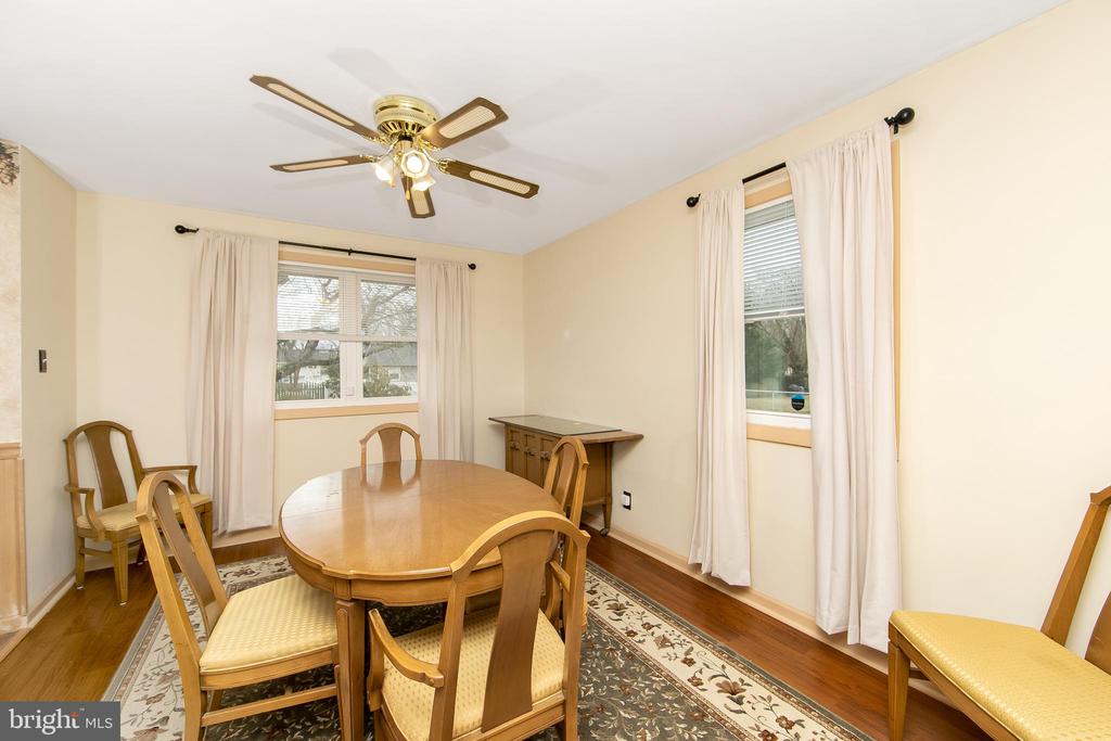 303 N Woodstock Dr