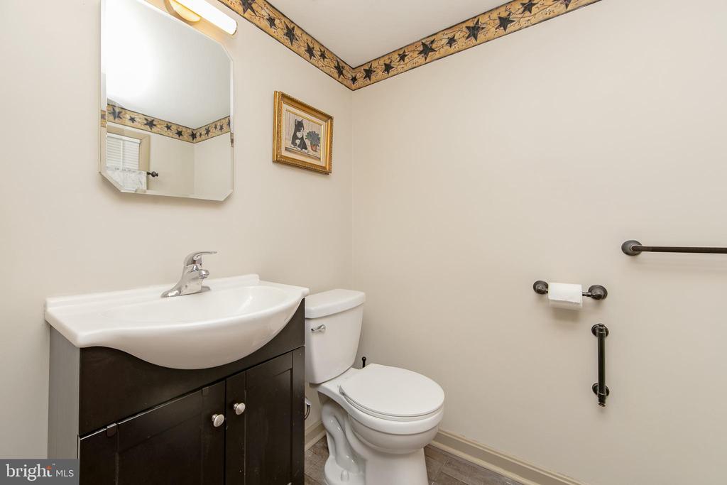 303 N Woodstock Dr