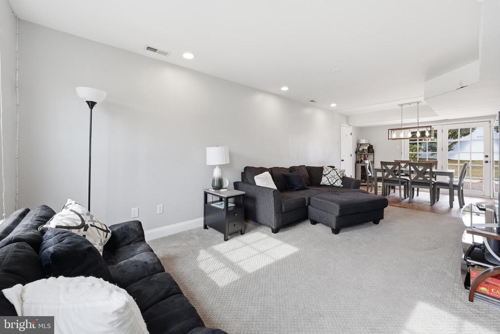 16 MULBERRY STREET