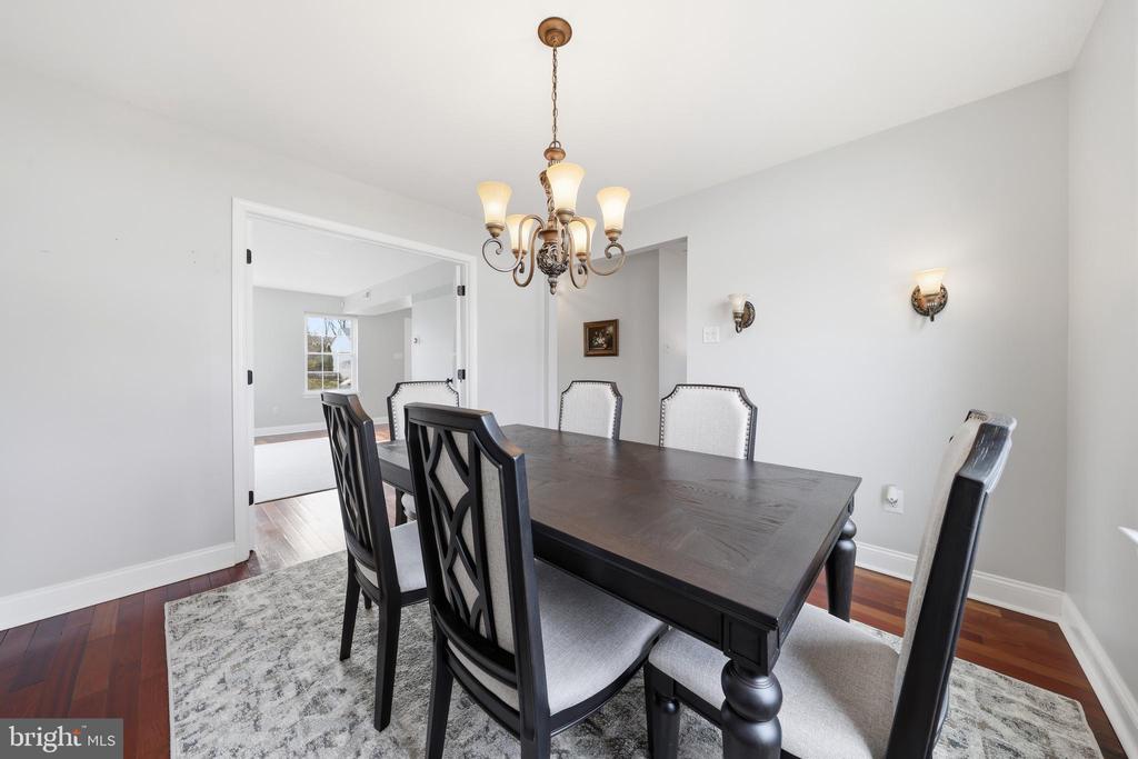 16 MULBERRY STREET