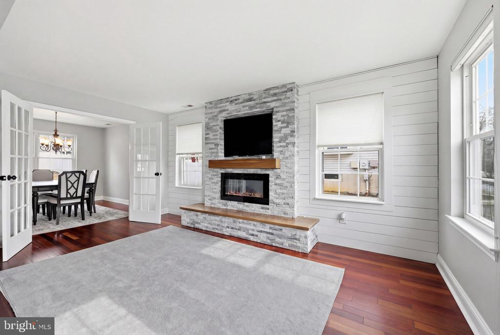 16 MULBERRY STREET