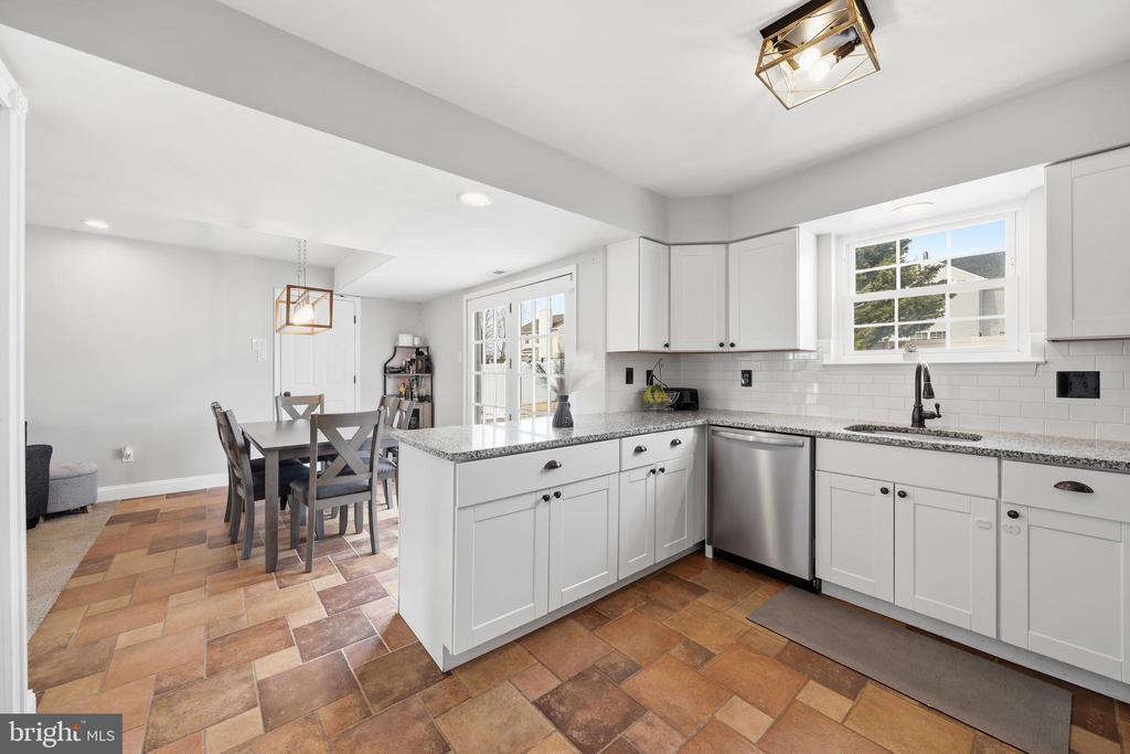 16 MULBERRY STREET