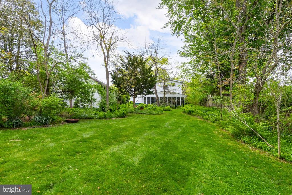 1113 W VALLEYBROOK ROAD