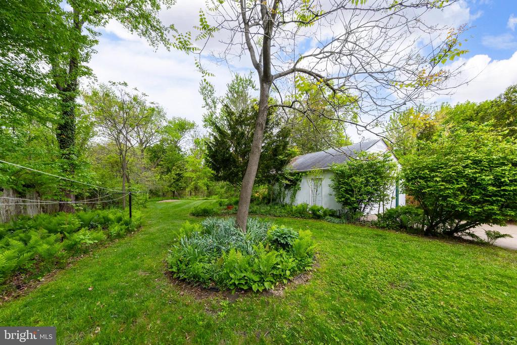 1113 W VALLEYBROOK ROAD