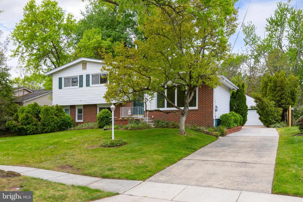 1113 W VALLEYBROOK ROAD