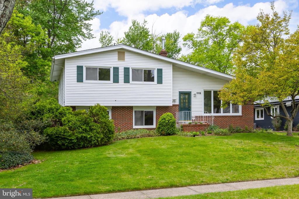 1113 W VALLEYBROOK ROAD