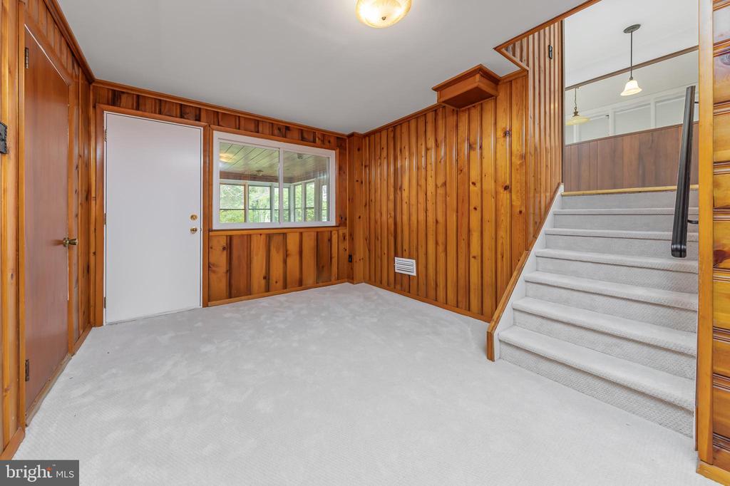 1113 W VALLEYBROOK ROAD