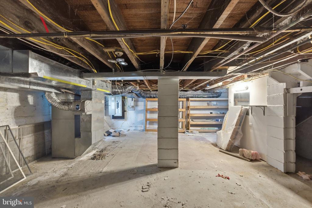 528 DAVIS ROAD