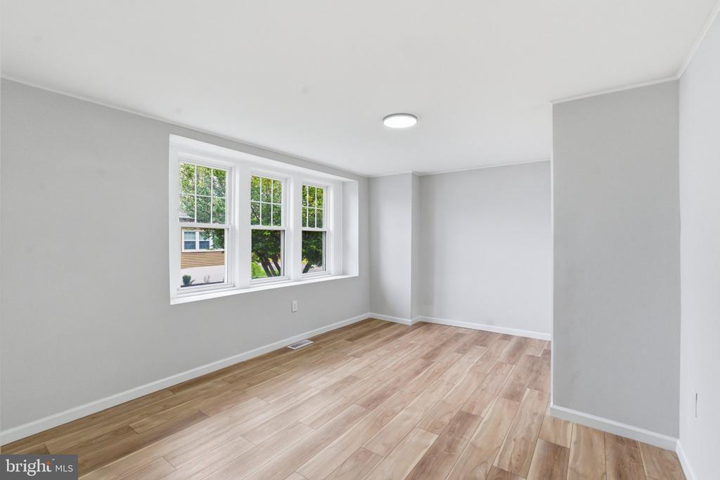528 DAVIS ROAD