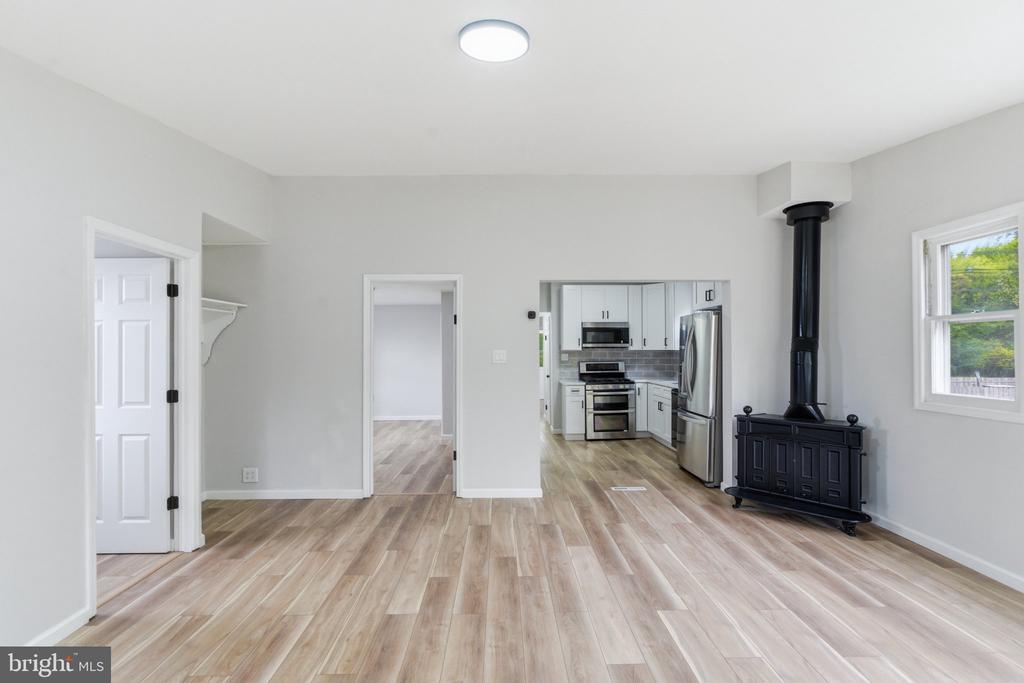 528 DAVIS ROAD