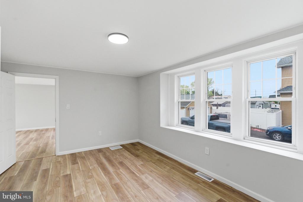 528 DAVIS ROAD