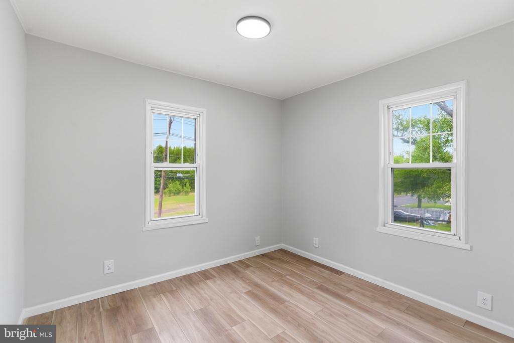 528 DAVIS ROAD