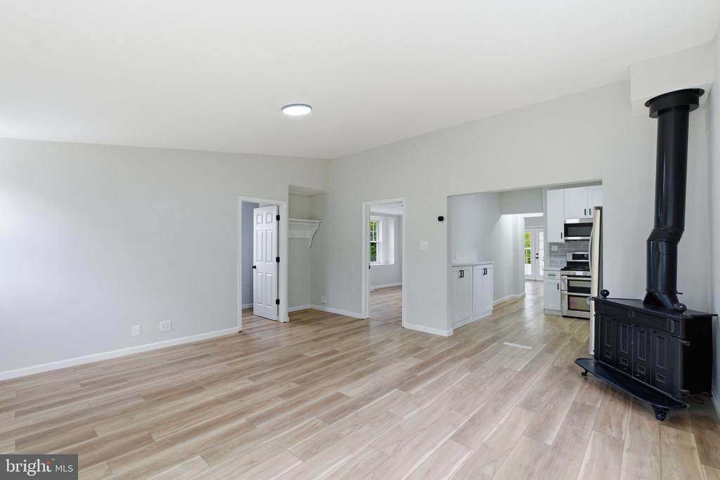 528 DAVIS ROAD