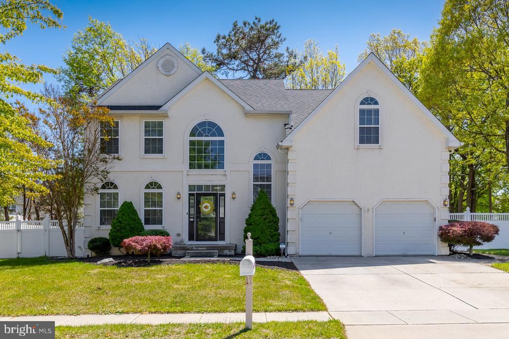 8 DUCHESS DRIVE