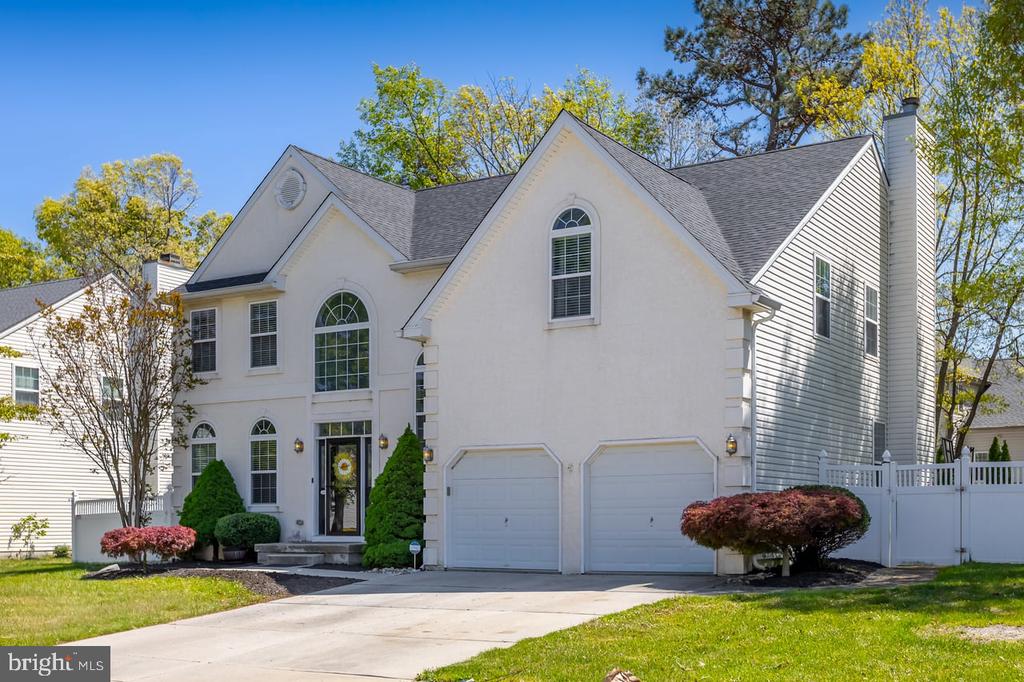 8 DUCHESS DRIVE