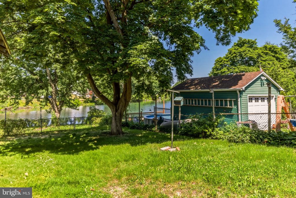 231 GREENWOOD AVENUE