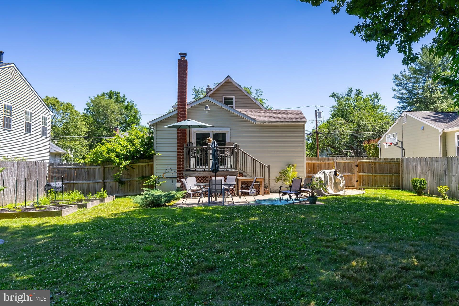 220 E WILLIAMS AVENUE