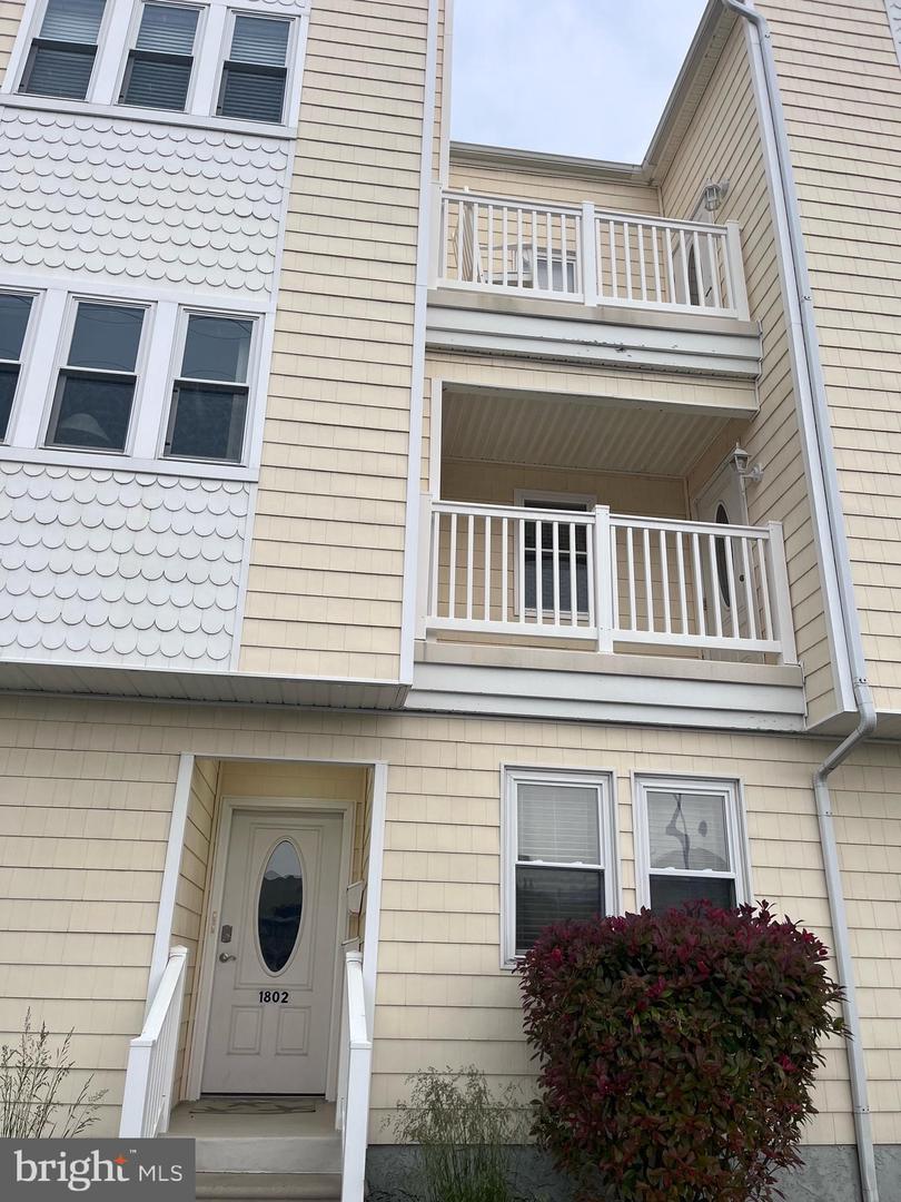 1802 Surf Ave #A