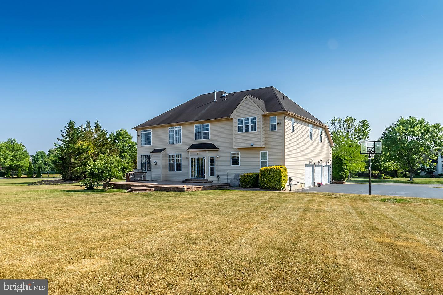 4 MORNING GLORY CIRCLE